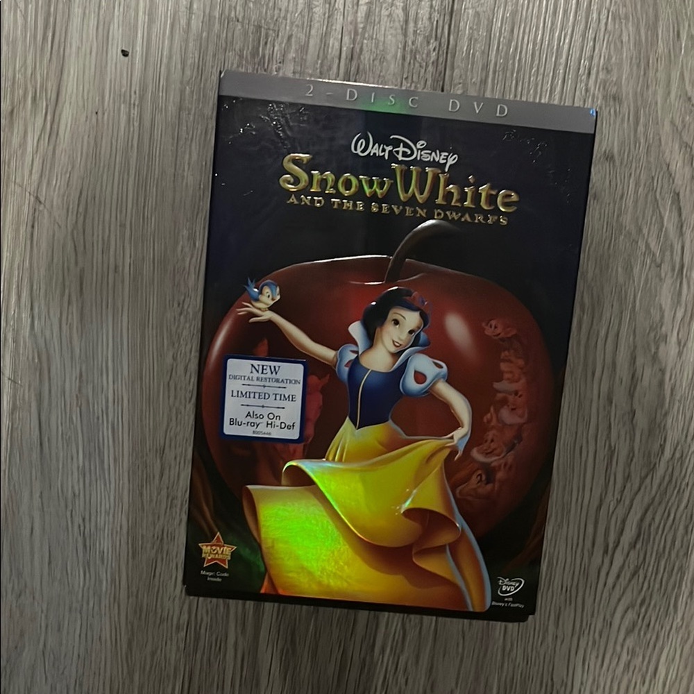 Disney Snow White and the Seven Dwarfs DVD